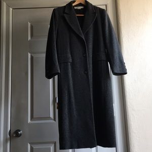 Larry Levine Womens Long wool coat, sz 6. Warm!!